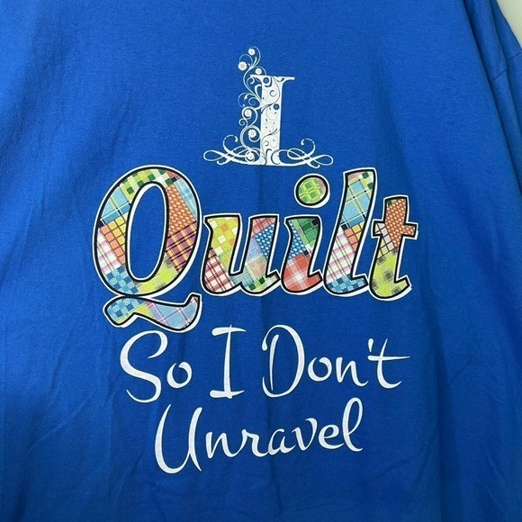 Gildan I Quilt So I Don't Unravel Statement Long Sleeve T-Shirt Women's Size 2XL - Picture 2 of 12